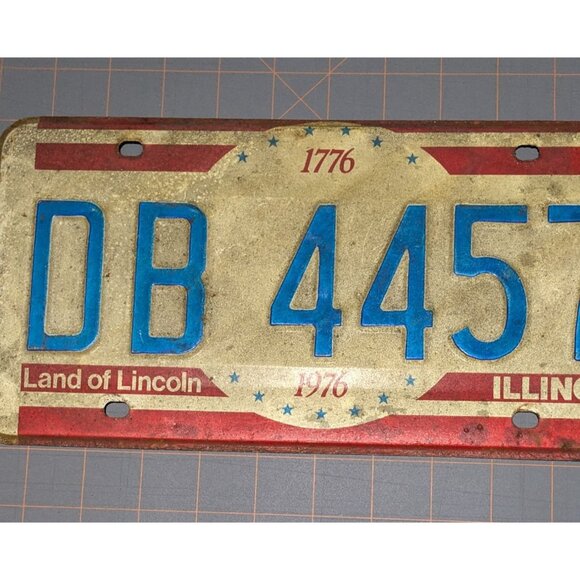 Vintage 1976 Illinois License Plate DB 4457 Bicentennial - Picture 3 of 9